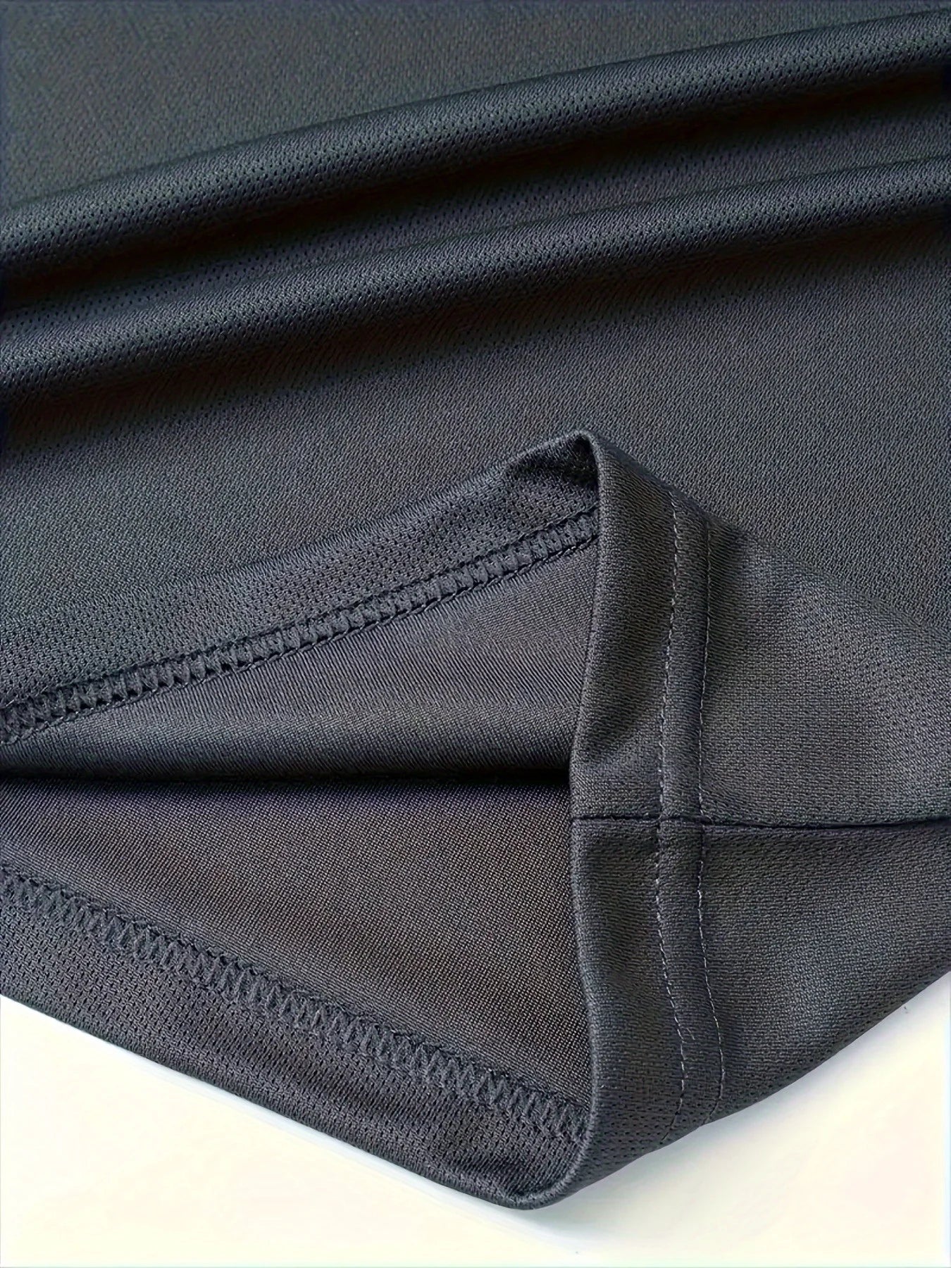 A brand-new summer collection of men's retro sporty street casual fashion short-sleeved top and T-shirt two-piece set